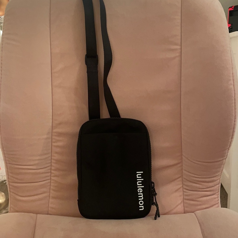 lululemon cross body bag, could be worn as a fanny pack also